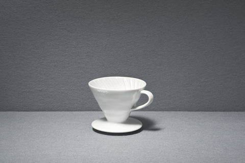 More than one coffee-hungry mouth to please? With this larger version of the V60 dripper, you'll brew up to half a litre of delicious coffee with ease.